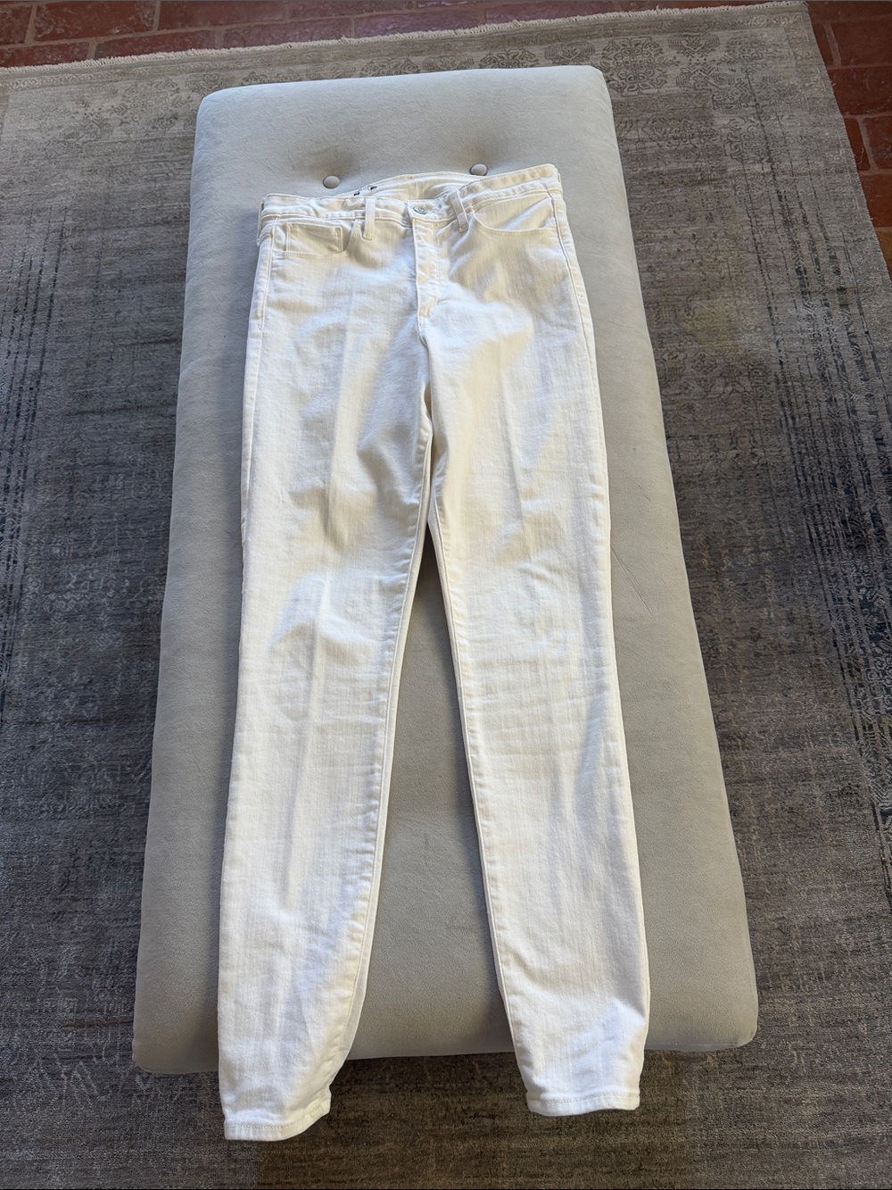 GAP White High Rise Jeans - Skinny Slim Fit